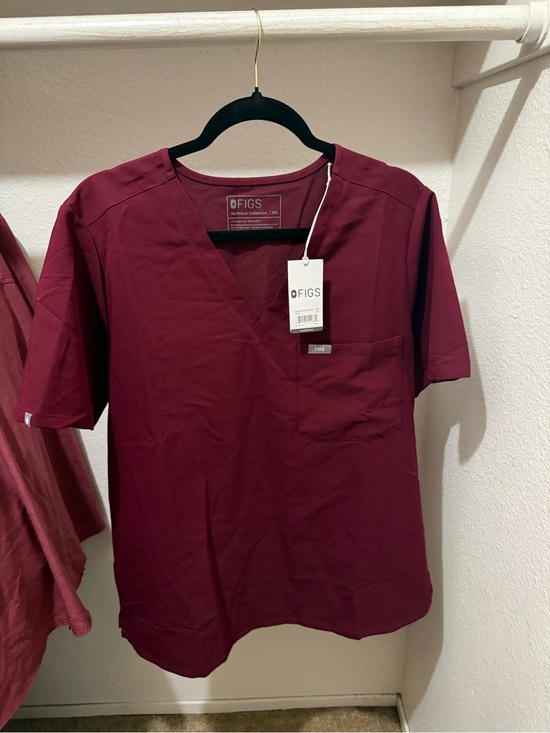 Figs Tops - FIGS Burgundy V-Neck Medical Top and High Waisted Pants. Women